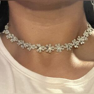 Vintage Daisy 🌼 Floral Crystal Choker necklace